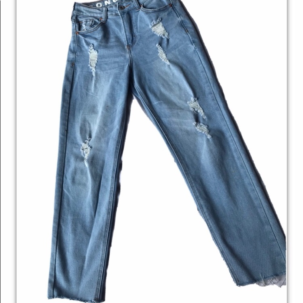 Mom and ripped jeans